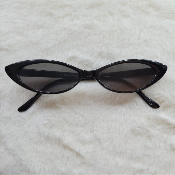 PacSun Accessories - Retro Vintage Narrow Cat Eye Sunglasses